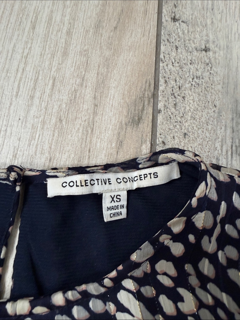 Collective Concepts Navy and Cream Cap-Sleeve Blouson Top - Picture 2 of 2